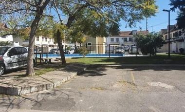 Casa en venta - 2 Dormitorios 2 Baños - Quilmes