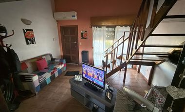 Casa con 5 domitorios con jardín, parrilla y cochera - Wilde