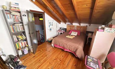 Casa con 5 domitorios con jardín, parrilla y cochera - Wilde