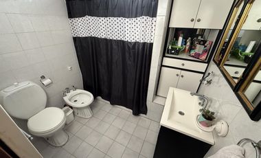 Casa con 5 domitorios con jardín, parrilla y cochera - Wilde