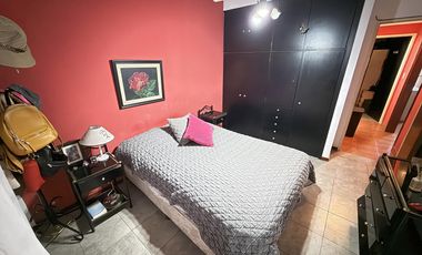Casa con 5 domitorios con jardín, parrilla y cochera - Wilde