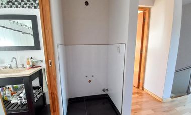 venta permuta casa en dos plantas, tres dormitorios calidad premium