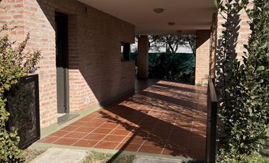 Casa en Alquiler de 3 dormitorios en Los Sueños, Valle Escondido