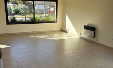 Casa en Alquiler de 3 dormitorios en Los Sueños, Valle Escondido