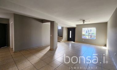 Casa en RENTA Lomas de San Marino