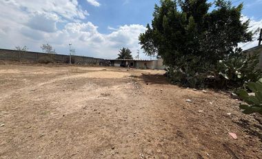 Renta de terreno comercial  sobre avenida.