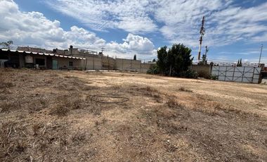 Renta de terreno comercial  sobre avenida.