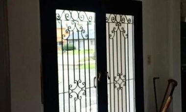 Casa en venta - 4 Dormitorios 3 Baños - Cañuelas