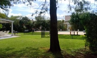 Casa en venta - 4 Dormitorios 3 Baños - Cañuelas