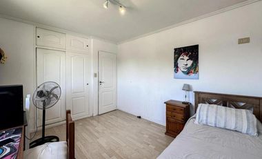 Casa en venta - 4 Dormitorios 3 Baños - Cañuelas