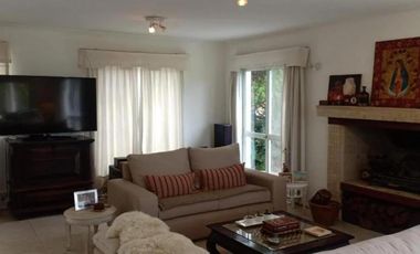 Casa en venta - 4 Dormitorios 3 Baños - Cañuelas