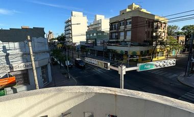 PH en  Planta Alta sobre Avenida Cazon