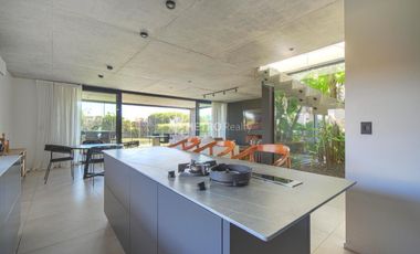 Casa en venta 5 ambientes hormigon minimalista en puertos escobar