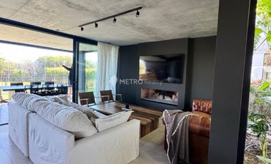 Casa en venta 5 ambientes hormigon minimalista en puertos escobar