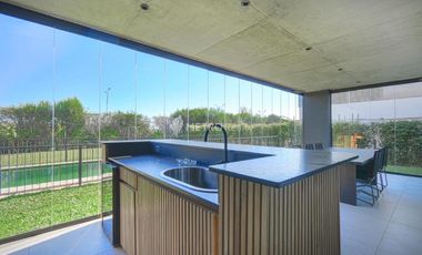 Casa en venta 5 ambientes hormigon minimalista en puertos escobar