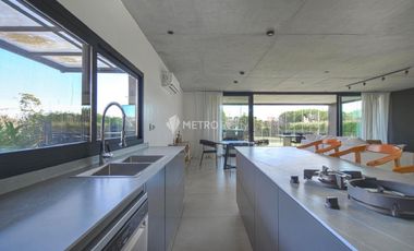 Casa en venta 5 ambientes hormigon minimalista en puertos escobar