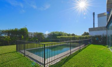 Casa en venta 5 ambientes hormigon minimalista en puertos escobar
