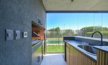 Casa en venta 5 ambientes hormigon minimalista en puertos escobar
