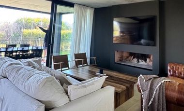 Casa en venta 5 ambientes hormigon minimalista en puertos escobar