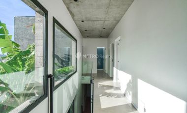 Casa en venta 5 ambientes hormigon minimalista en puertos escobar