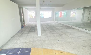 Edificio comercial en renta