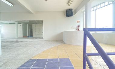 Edificio comercial en renta