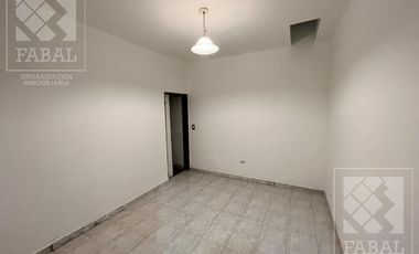 Casa alquiler Belgrano, 3 dormitorios, 3 baños, cochera x 3 autos y patio con parrilla