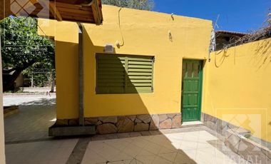 Casa alquiler Belgrano, 3 dormitorios, 3 baños, cochera x 3 autos y patio con parrilla