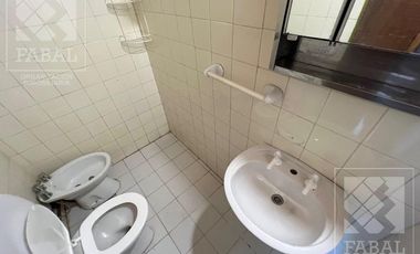 Casa alquiler Belgrano, 3 dormitorios, 3 baños, cochera x 3 autos y patio con parrilla
