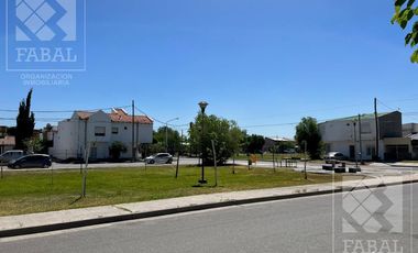 Casa alquiler Belgrano, 3 dormitorios, 3 baños, cochera x 3 autos y patio con parrilla