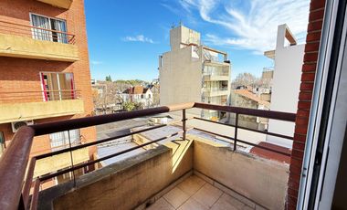 Departamento con cochera en alquiler en Victoria