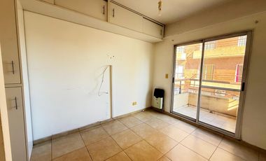 Departamento con cochera en alquiler en Victoria