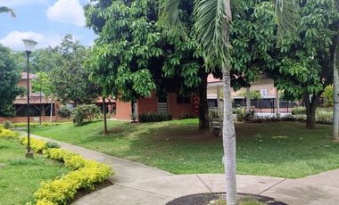 Vendo Casa De Dos Plantas En Conjunto Residencial La Herrería 5, Hacienda El Castillo.