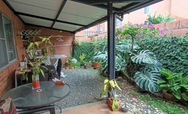 Vendo Casa De Dos Plantas En Conjunto Residencial La Herrería 5, Hacienda El Castillo.