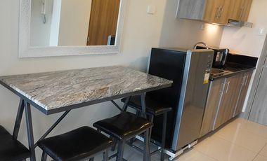 For Rent: Family Suite w/ Balcony at Coast Residences Tower 1, Roxas Blvd, Pasay