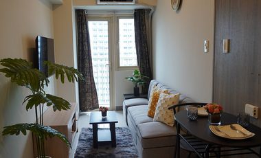 For Rent: Family Suite w/ Balcony at Coast Residences Tower 1, Roxas Blvd. Pasay