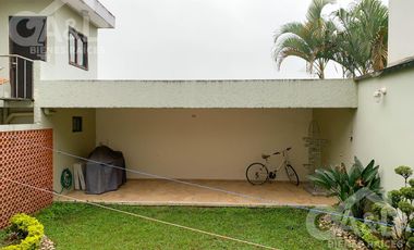 Casa en Venta en Fraccionamiento Lomas del Tejar con Jardin