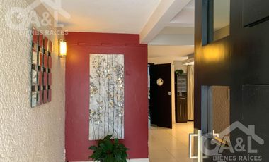 Casa en Venta en Fraccionamiento Lomas del Tejar con Jardin