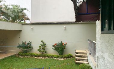 Casa en Venta en Fraccionamiento Lomas del Tejar con Jardin