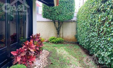 Casa en Venta en Fraccionamiento Lomas del Tejar con Jardin