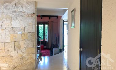 Casa en Venta en Fraccionamiento Lomas del Tejar con Jardin