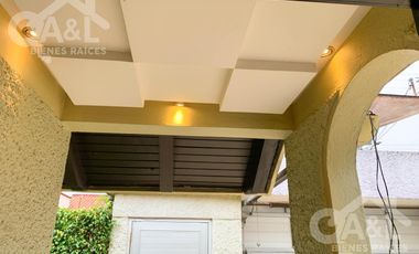 Casa en Venta en Fraccionamiento Lomas del Tejar con Jardin