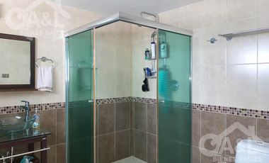 Casa en Venta en Fraccionamiento Lomas del Tejar con Jardin