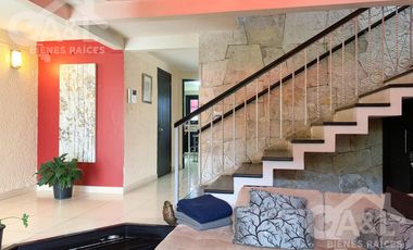 Casa en Venta en Fraccionamiento Lomas del Tejar con Jardin