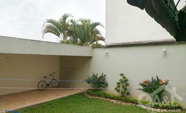 Casa en Venta en Fraccionamiento Lomas del Tejar con Jardin