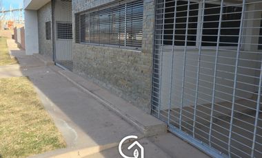 Edificio Comercial en  Centenario base operativa