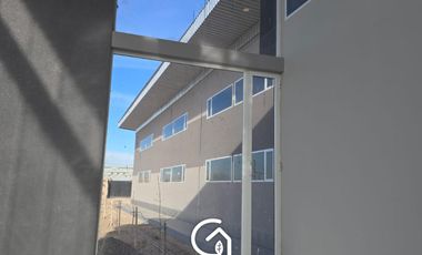 Edificio Comercial en  Centenario base operativa