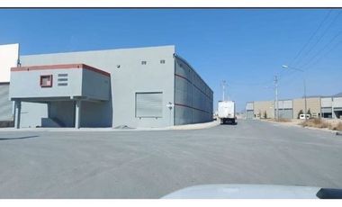 BODEGA INDUSTRIAL EN RENTA SANTA CATARINA