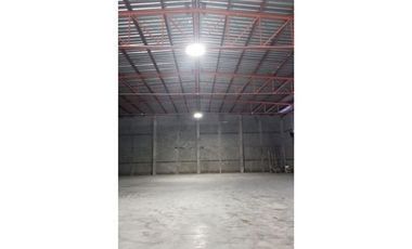 BODEGA INDUSTRIAL EN RENTA SANTA CATARINA