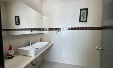 CASA EN RENTA EN ARBOLEDAS